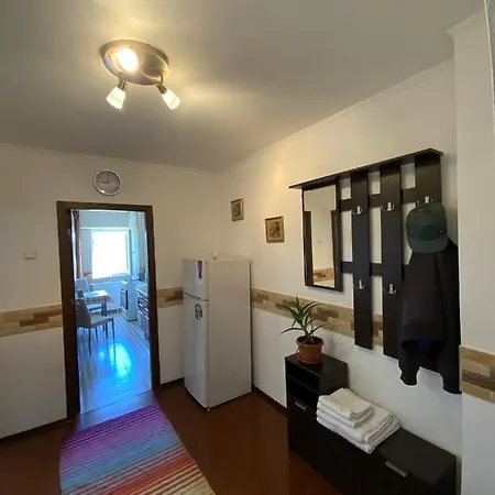 Le Garcon De Adi-cosy,quiet,spatious Бухарест